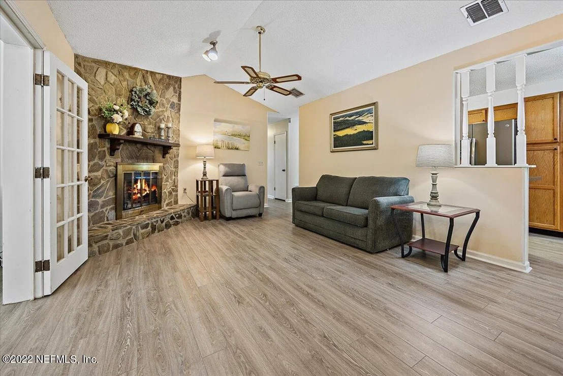 Photo of 8161 CAYUGA Trail N