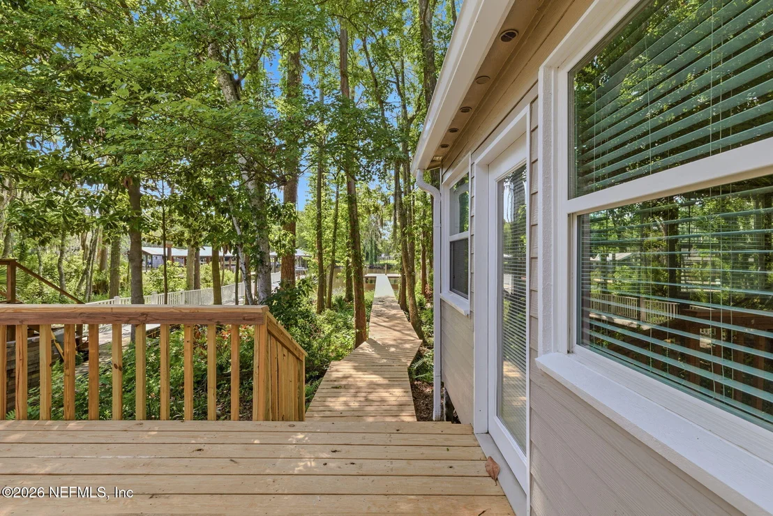 Photo of 5534 MARINERS COVE Drive