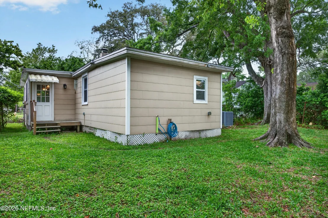 Photo of 1573 CHARON Road
