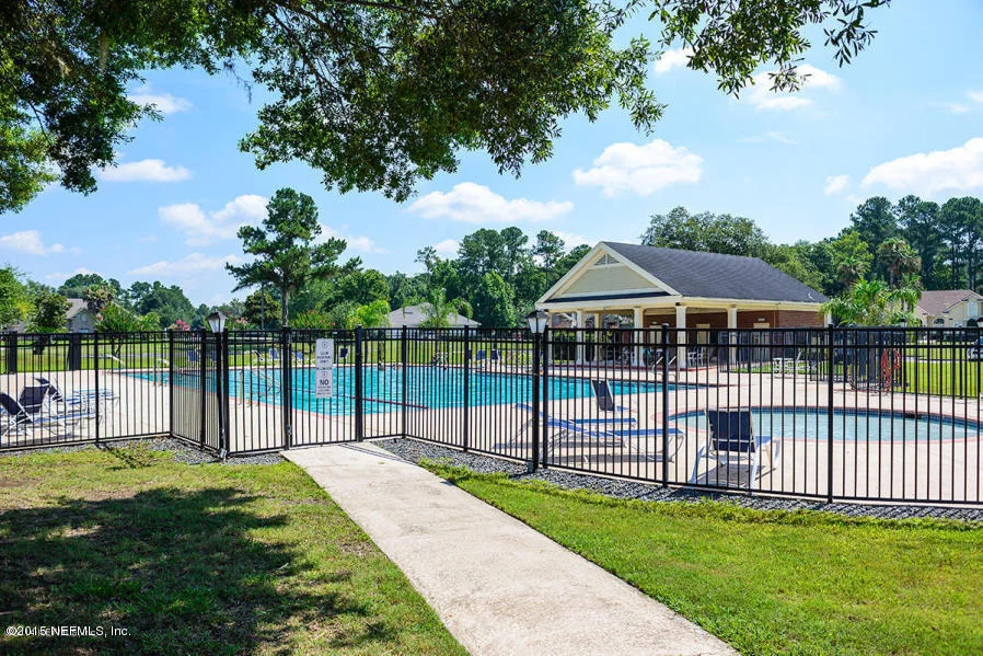 Photo of 533 OAKMONT Drive