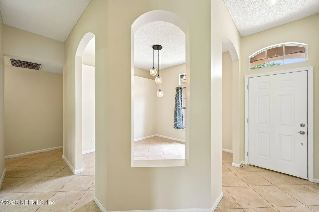 Photo of 392 MAPLEWOOD Drive
