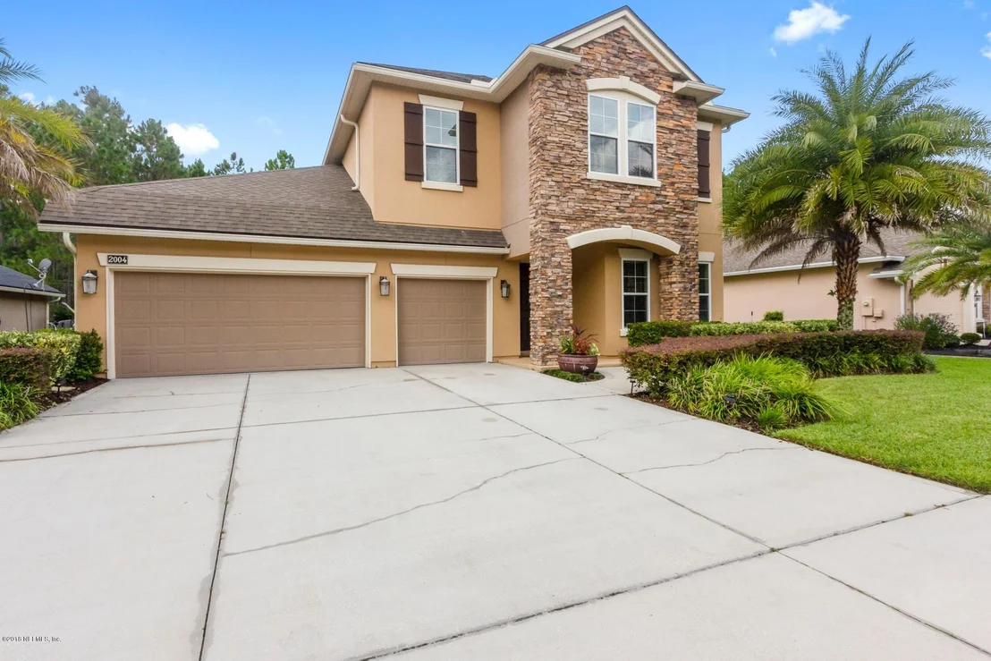 Photo of 2004 BRIDGEWOOD Drive