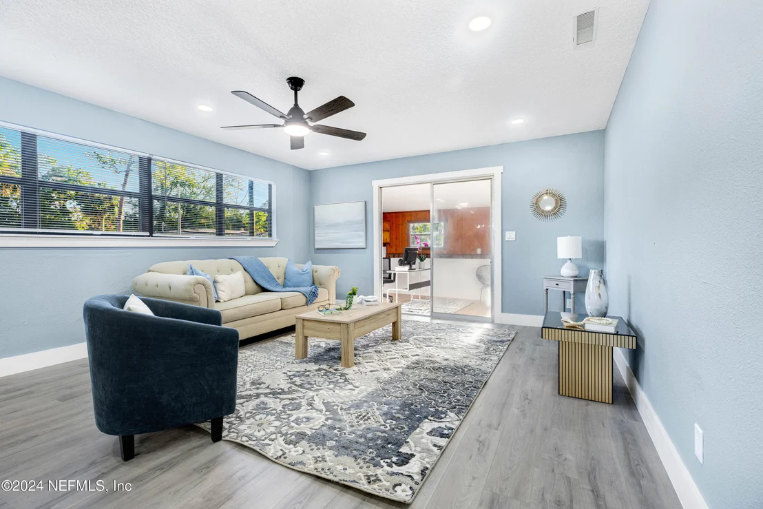 Photo of 958 OVERLOOK Drive