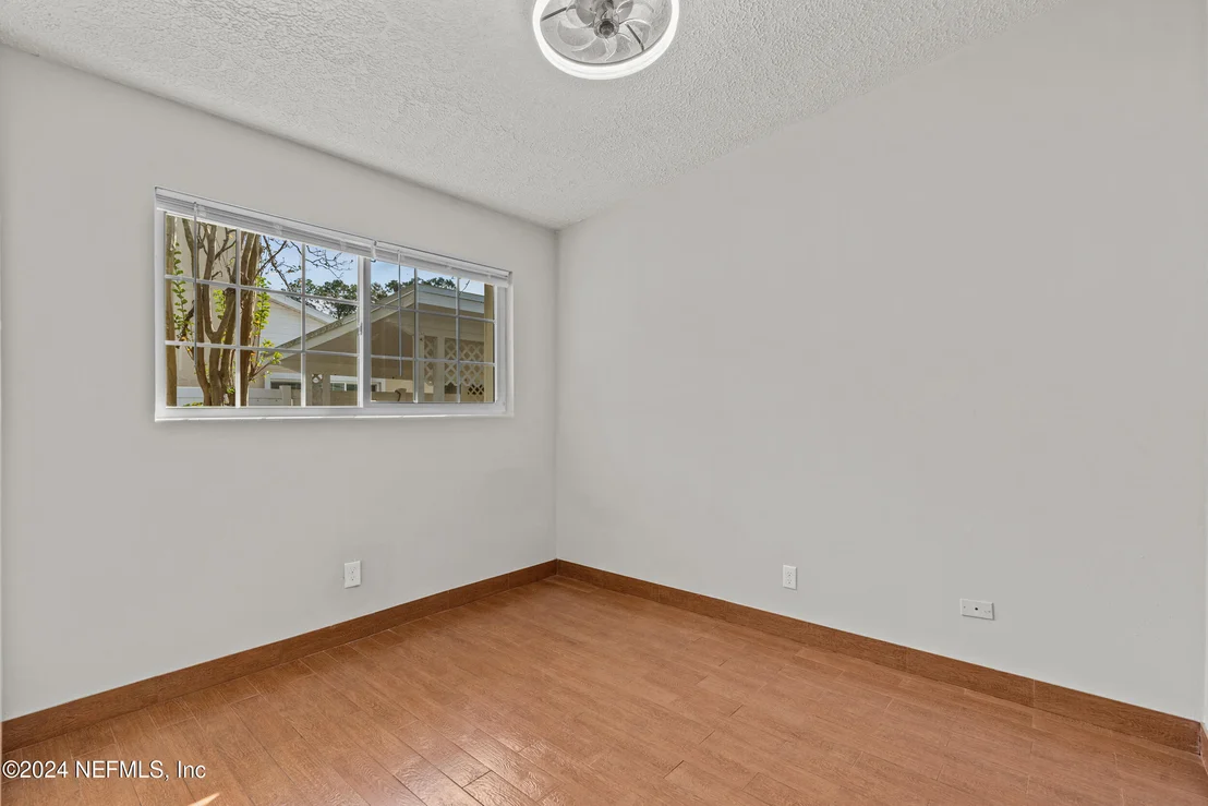 Photo of 1736 LOUVRE Drive