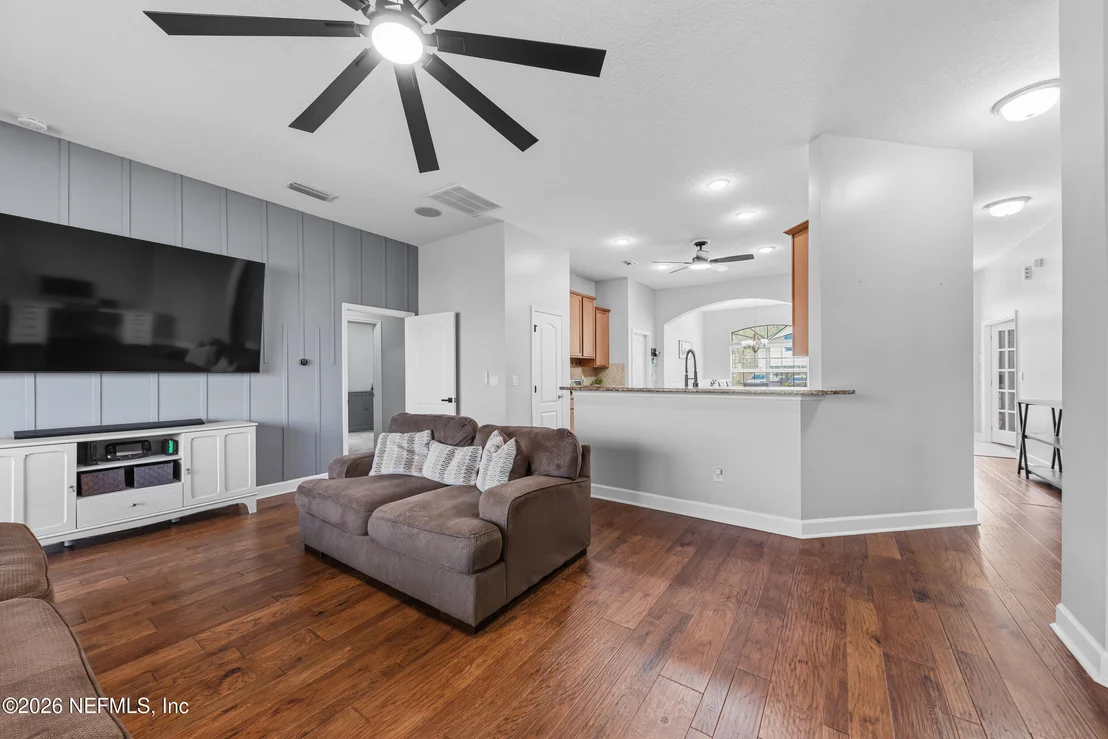Photo of 109 CUMMER Way