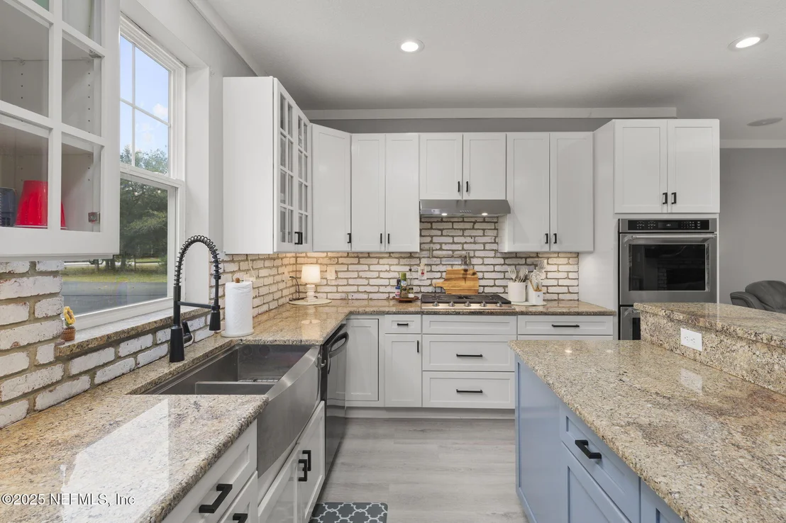 Photo of 1499 SHEFFIELD Road