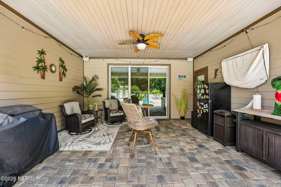 Photo of 96069 BREEZEWAY Court