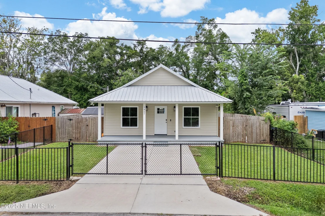 Photo of 2867 N EIGHTH Street