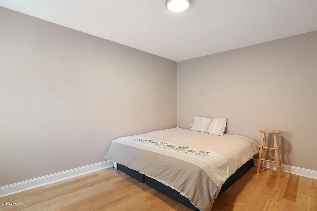 Photo of 1056 FLORA PARKE Drive