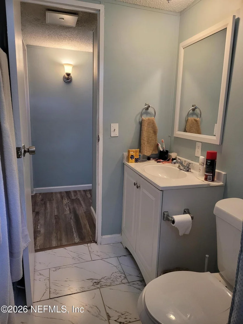 Photo of 445 LOGAN Avenue