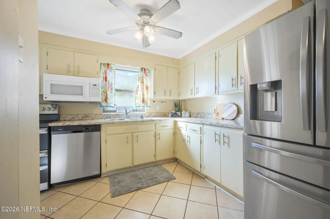 Photo of 431 VALDERIA Drive