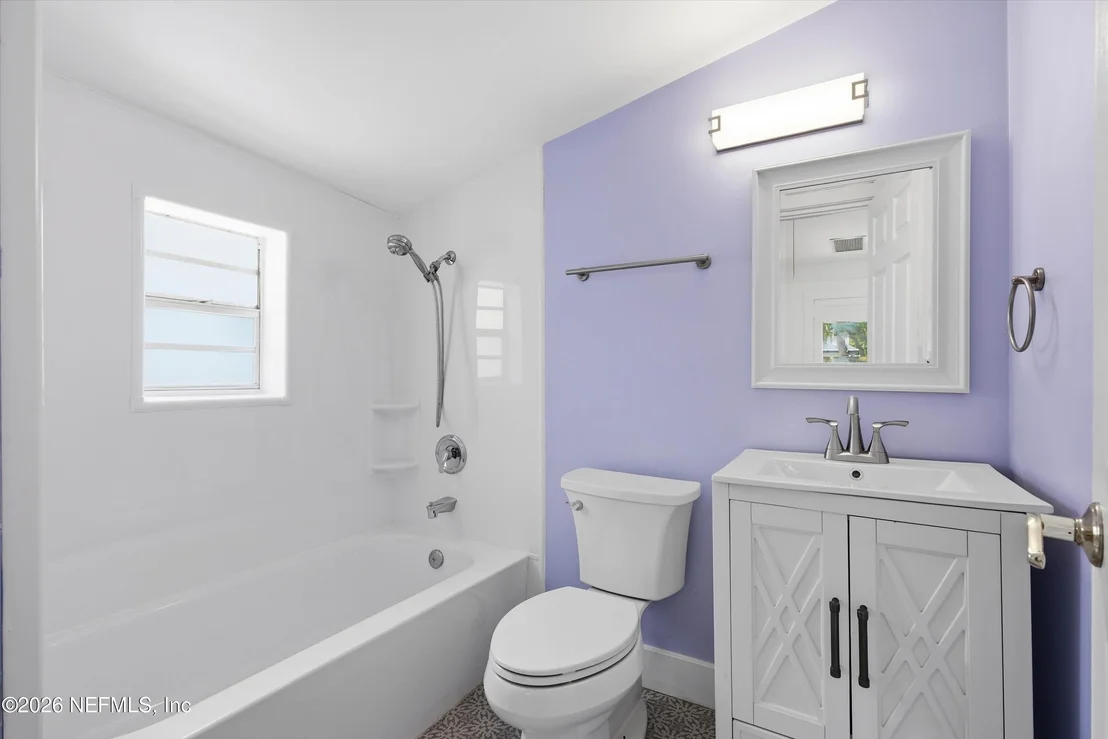 Photo of 348 CHARLOTTE Street