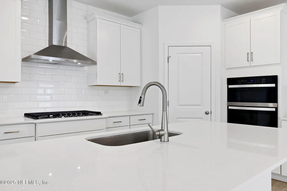 Photo of 486 FARMFIELD Drive