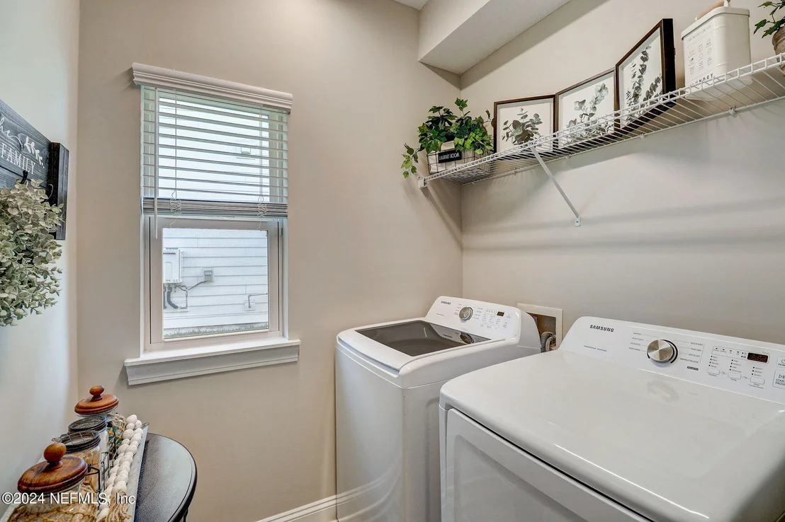 Photo of 117 STANSBURY Lane