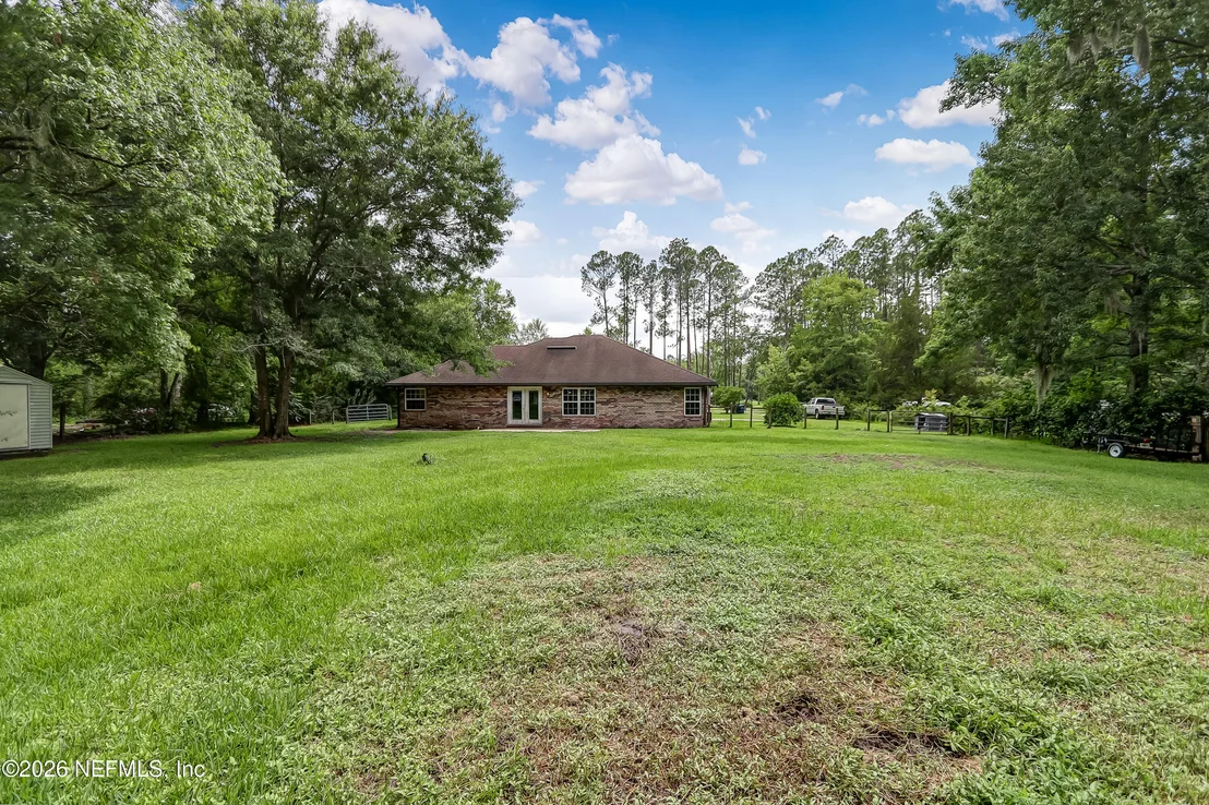 Photo of 44629 WOODLAND Circle