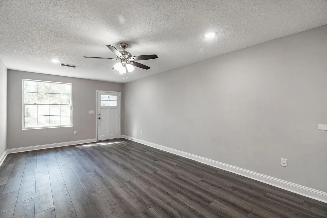 Photo of 335 SPRING FOREST Avenue