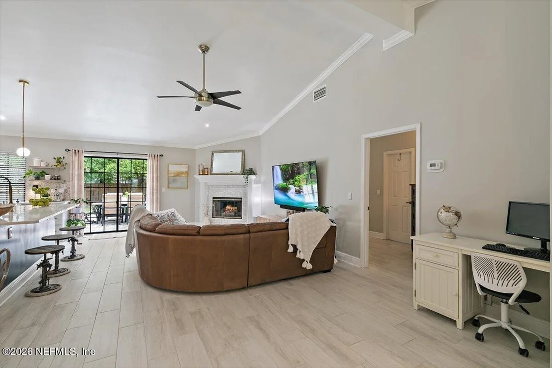 Photo of 4345 APPLE TREE Place