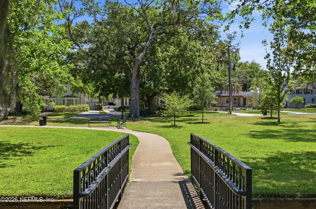 Photo of 1622 AVOCA Place