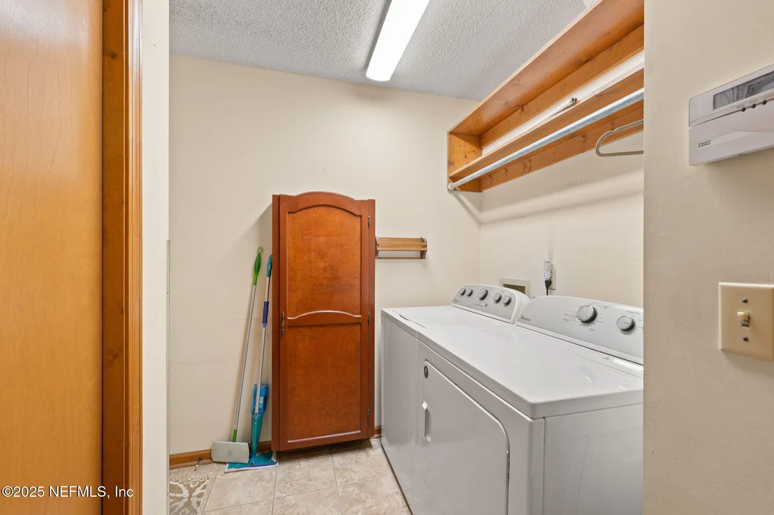 Photo of 2658 APACHE Court