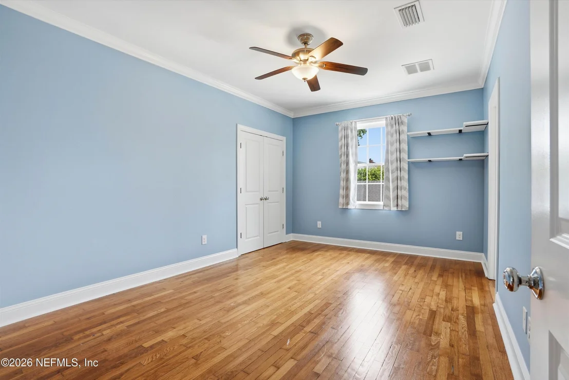 Photo of 1052 HOLLY Lane