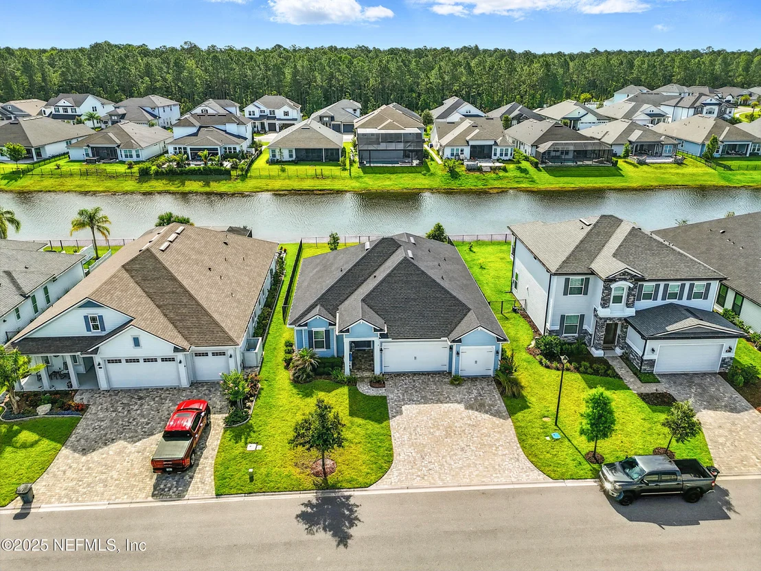 Photo of 141 TARTAN Court