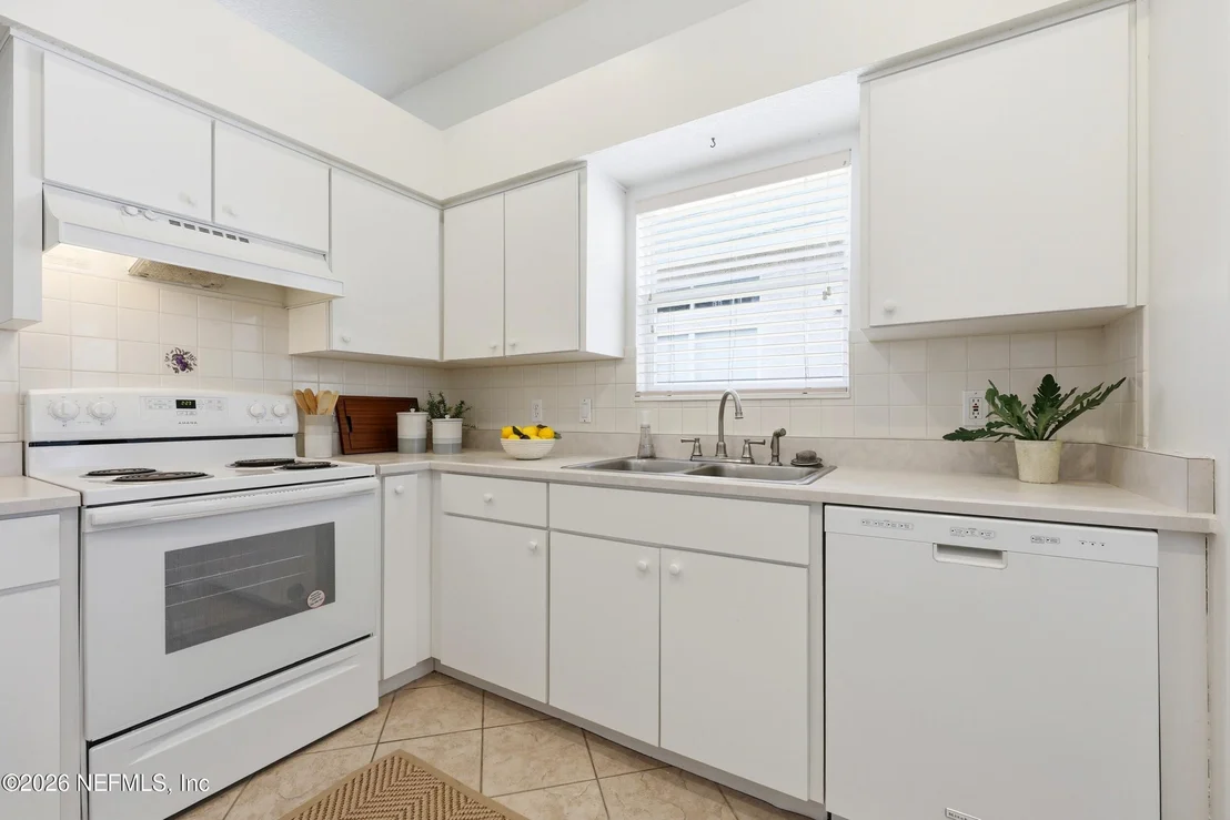 Photo of 272 SEA WOODS Drive N