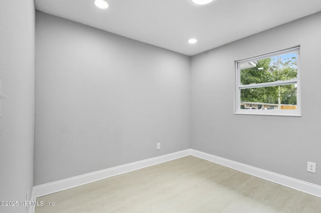 Photo of 337 SONORA Drive