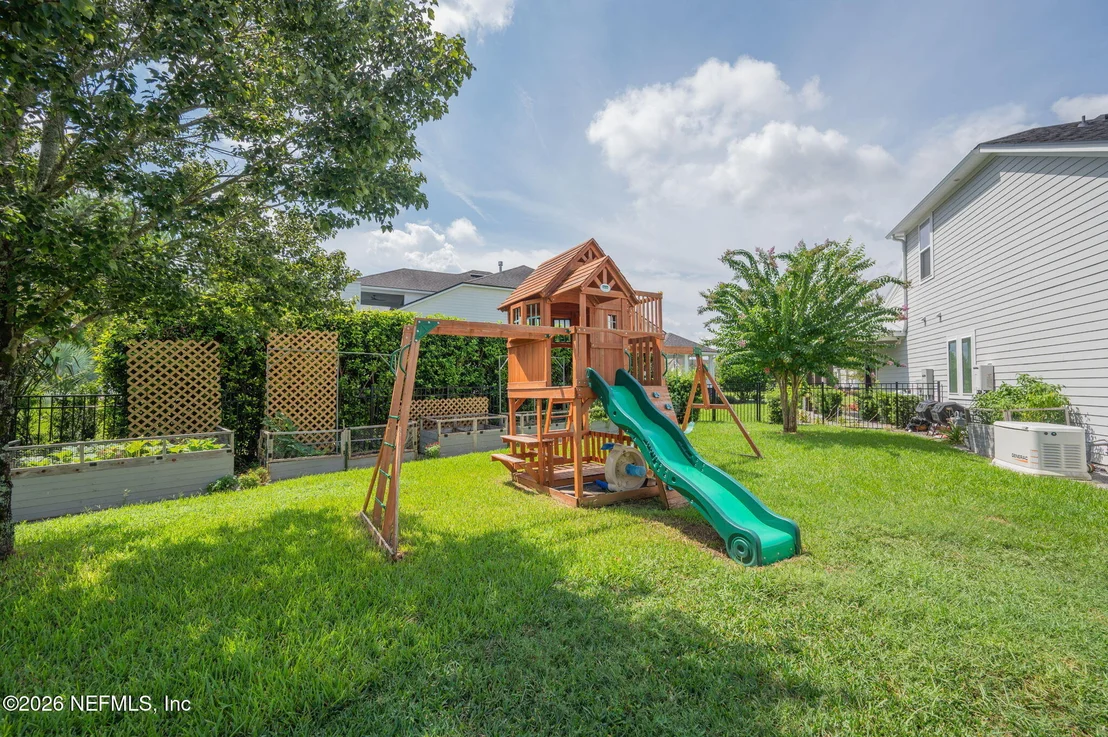 Photo of 681 GLENNEYRE Circle
