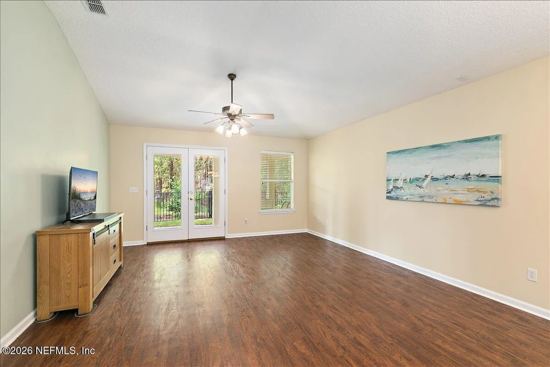 Photo of 952 BUTTERCUP Drive