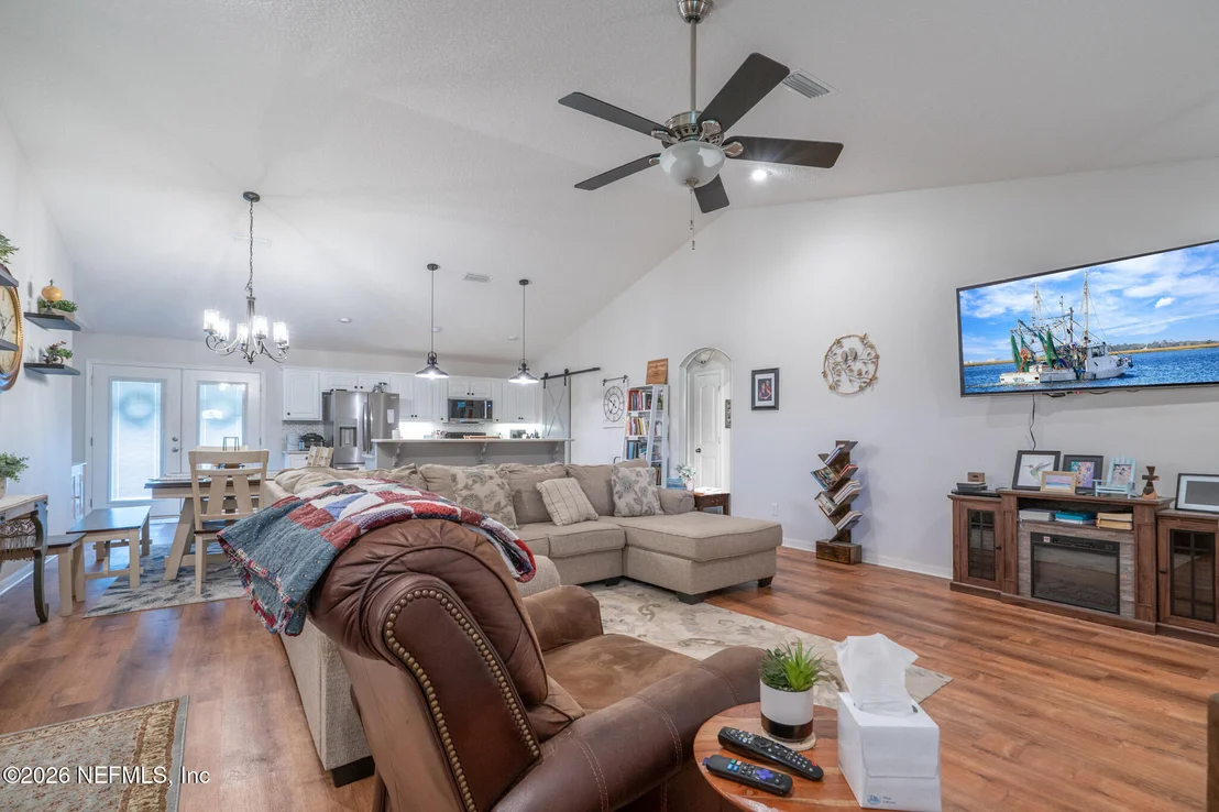 Photo of 272785 MURRHEE Road
