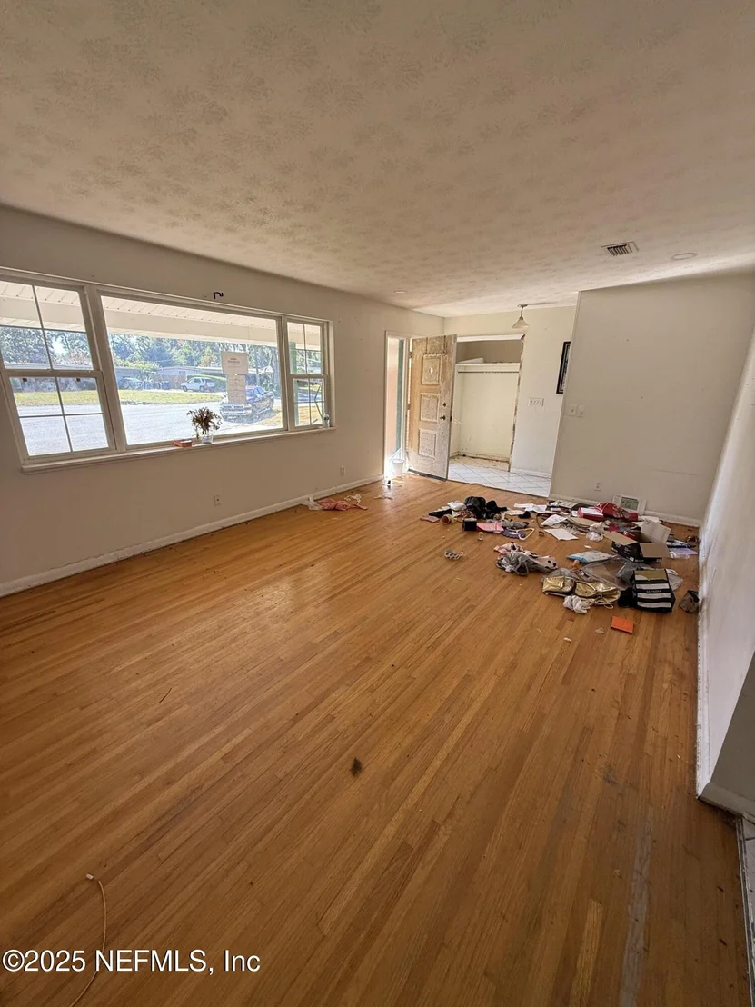 Photo of 5659 MAXINE Drive