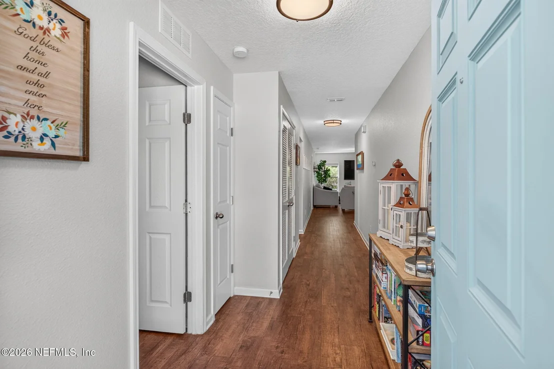 Photo of 6983 LORIS Lane