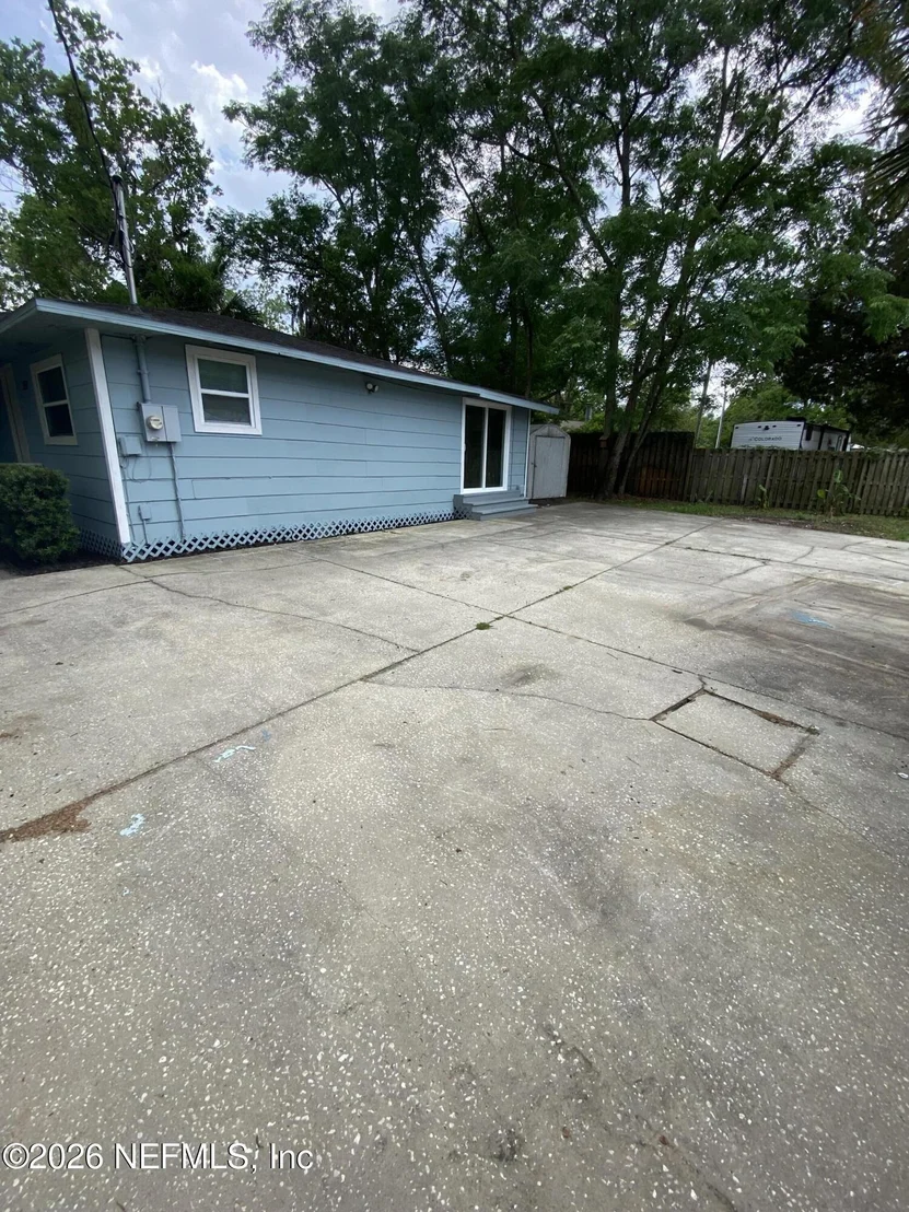 Photo of 12312 PULASKI Road
