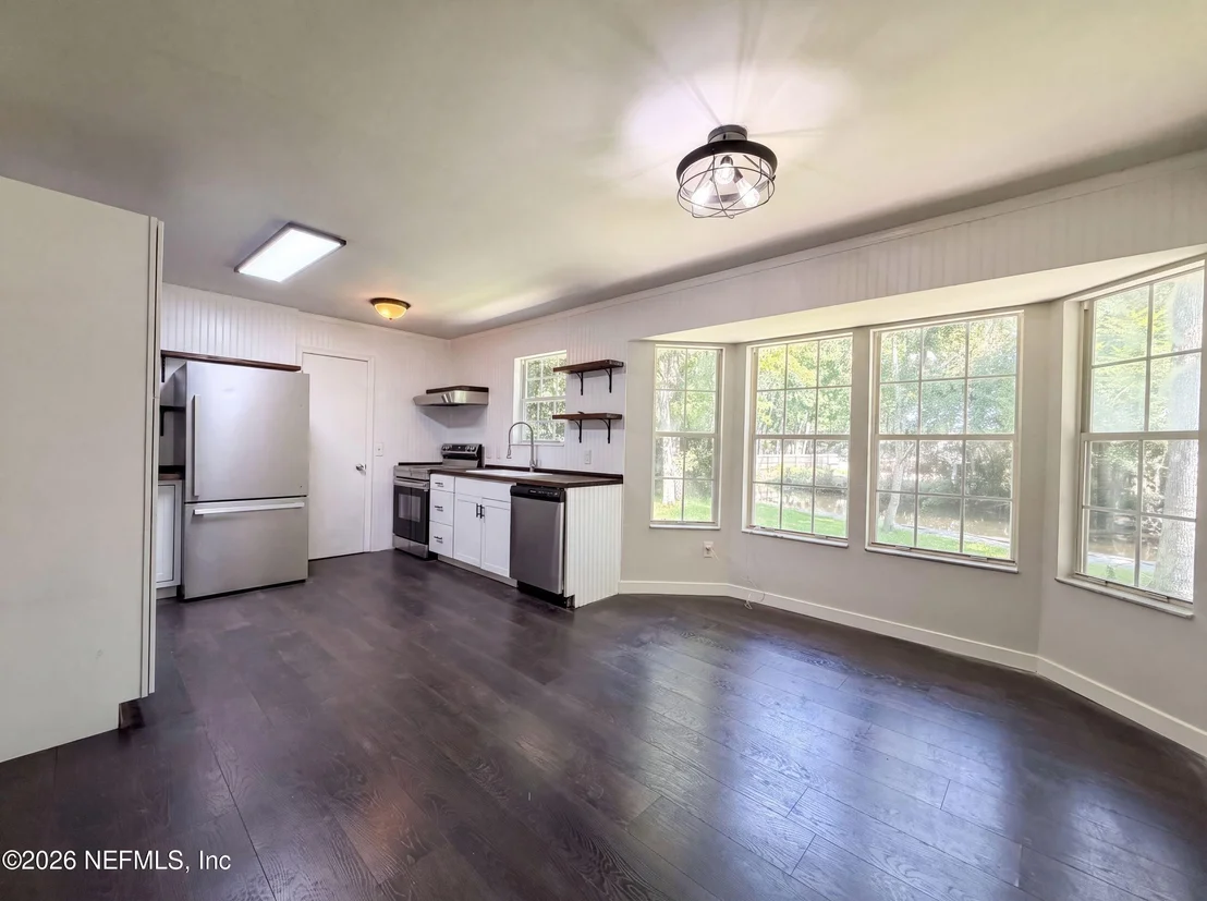 Photo of 321 PARADISE Circle