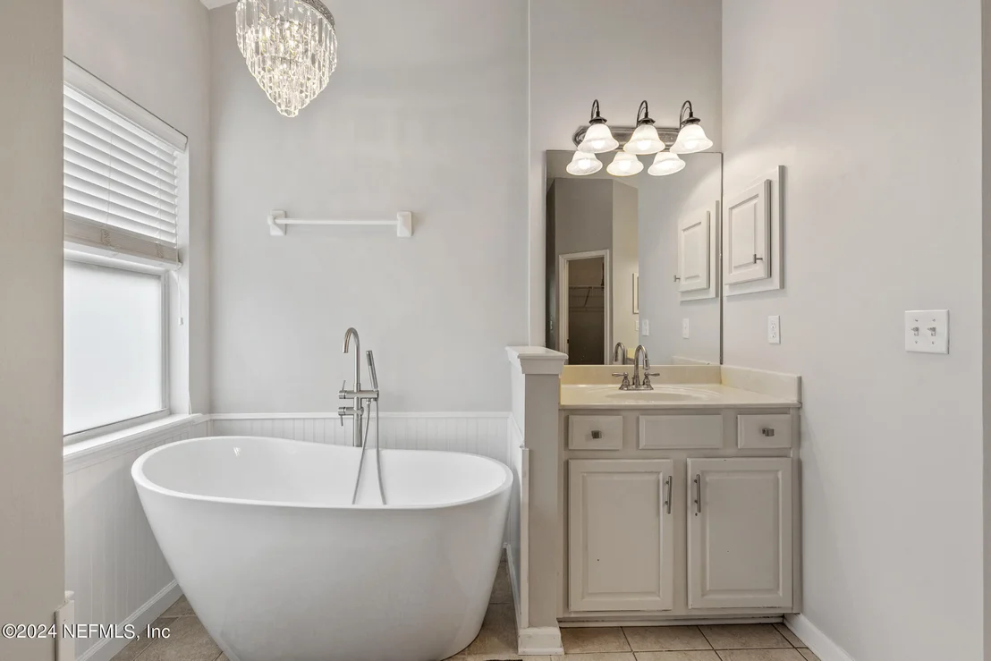 Photo of 4120 LONICERA Loop