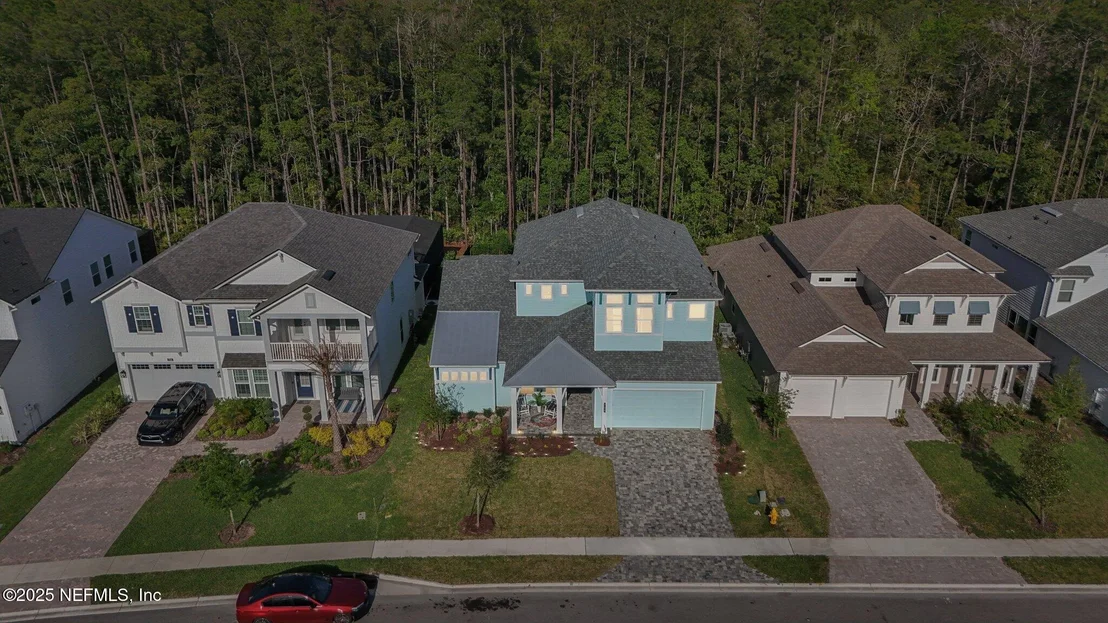 Photo of 716 PALM CREST Drive