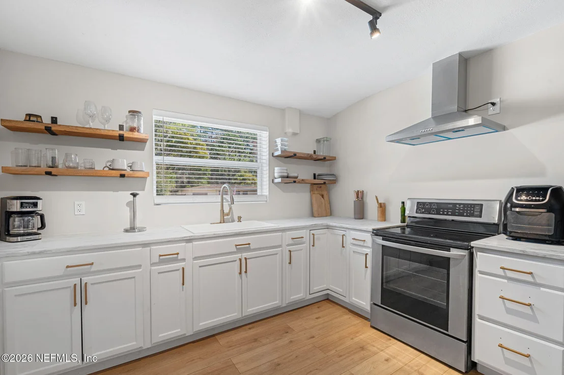 Photo of 926 NIGHTINGALE Road