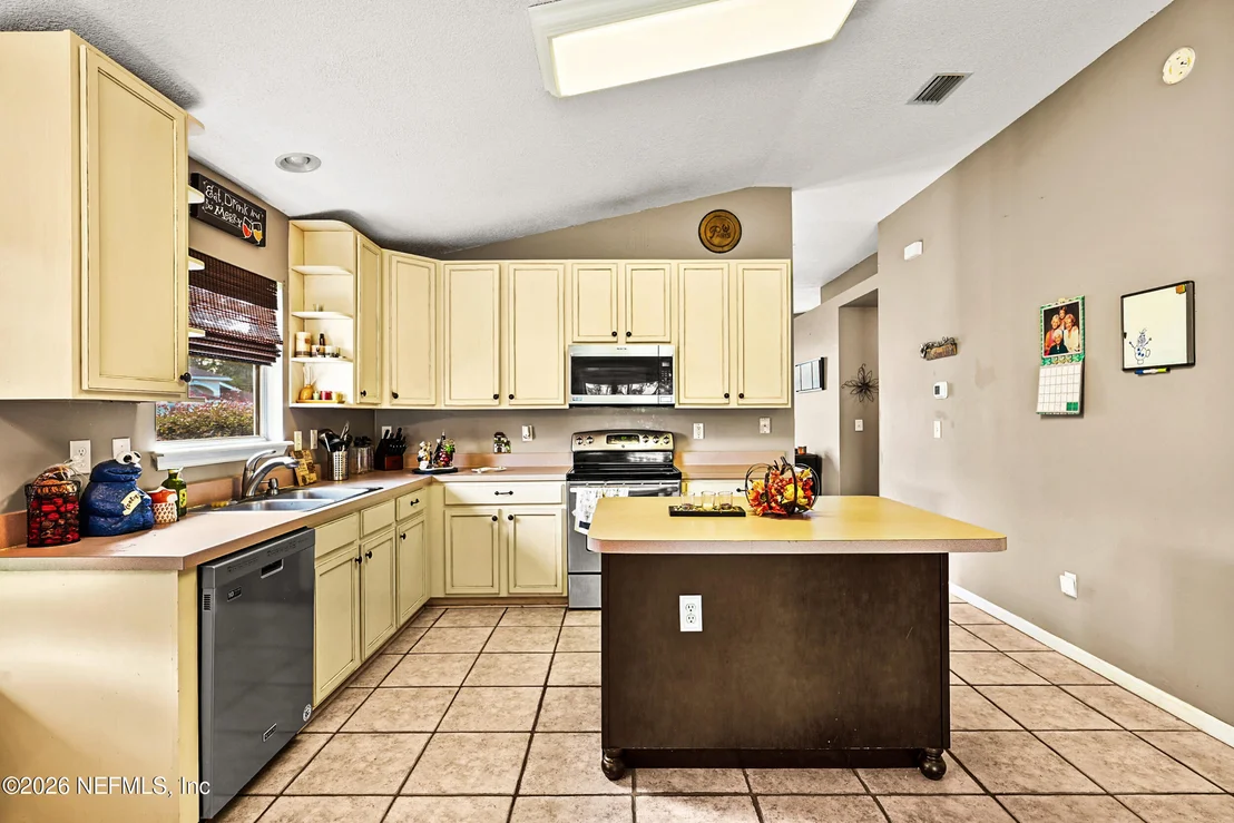 Photo of 1516 GREENWAY Place