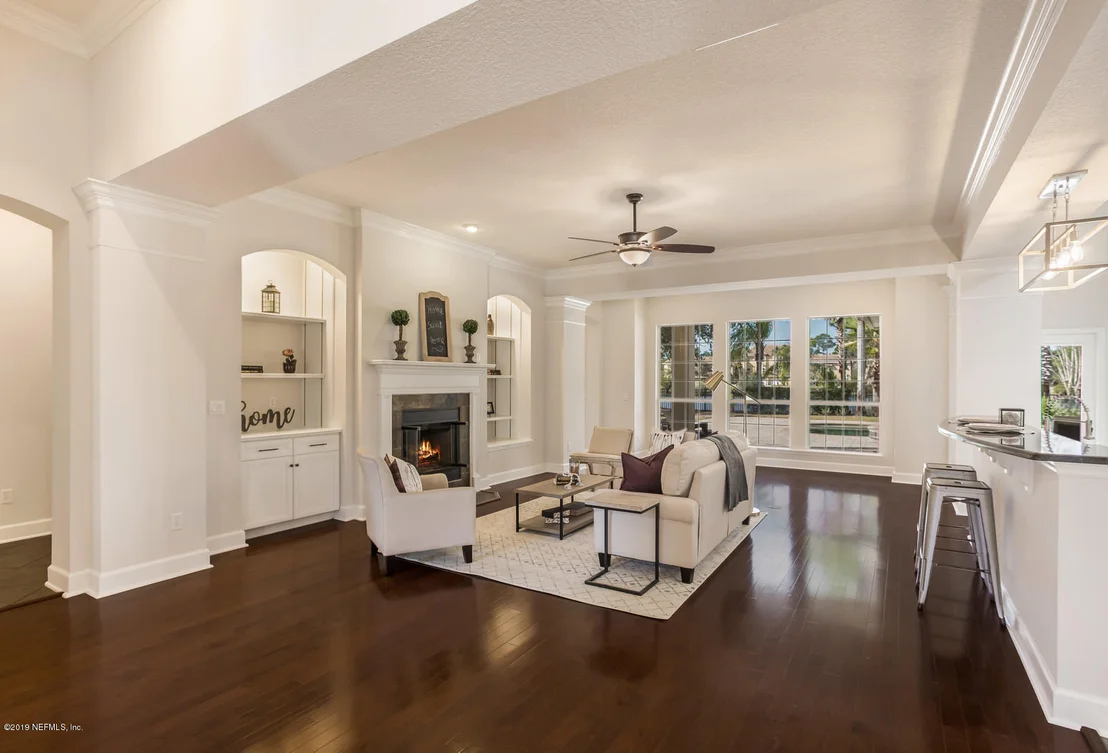 Photo of 147 LA MESA Drive
