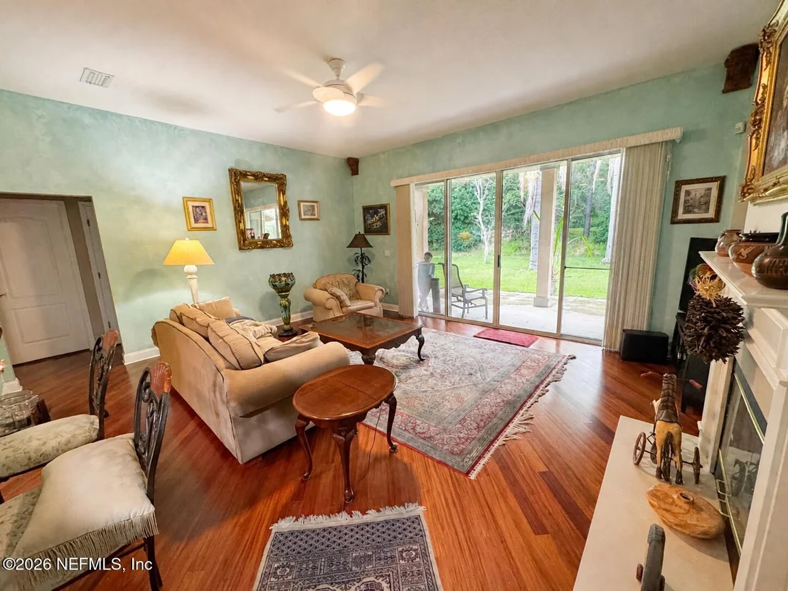 Photo of 1552 BARRINGTON Circle
