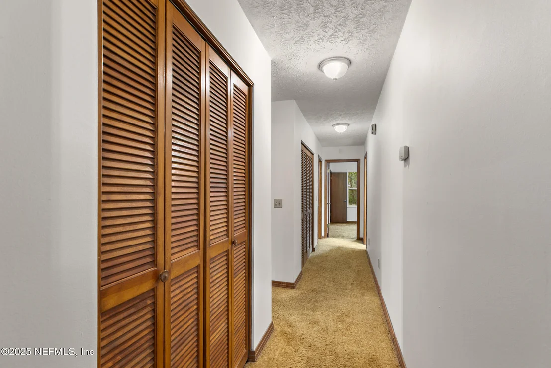 Photo of 1885 RIVER OAKS Drive