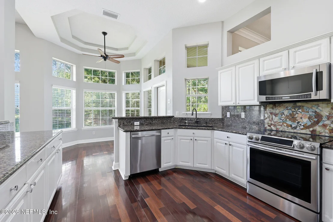 Photo of 7805 RITTENHOUSE Lane