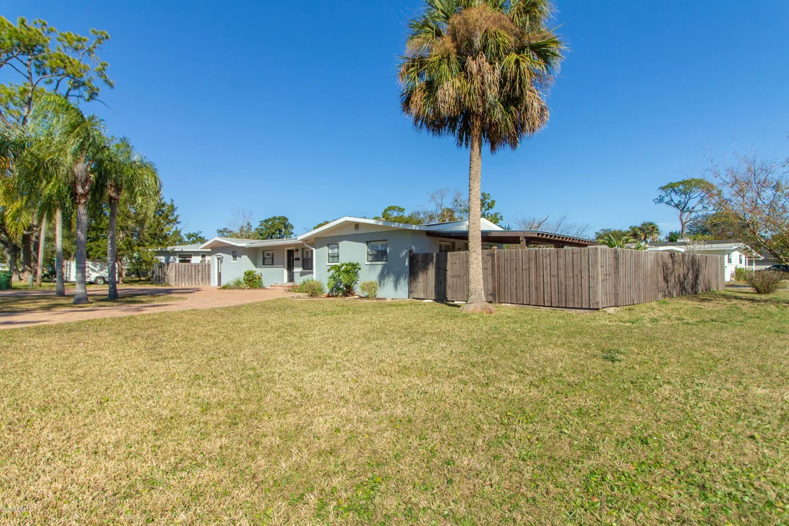 Photo of 705 PALM TREE Road
