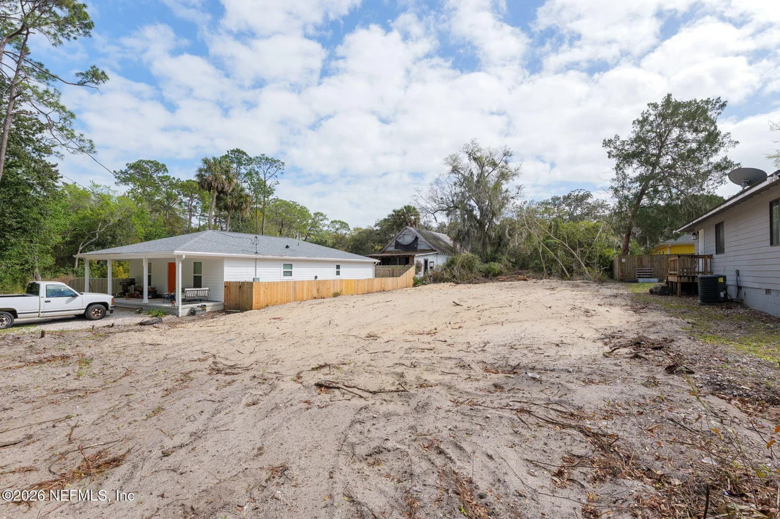 Photo of 587 JULIA Street