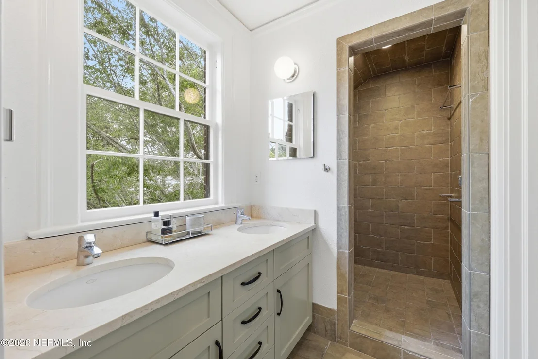 Photo of 3557 PINE Street