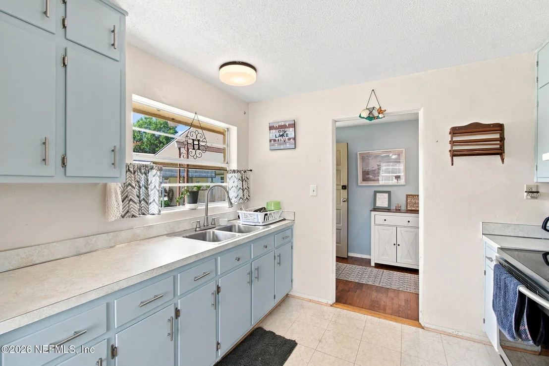 Photo of 920 READ Avenue