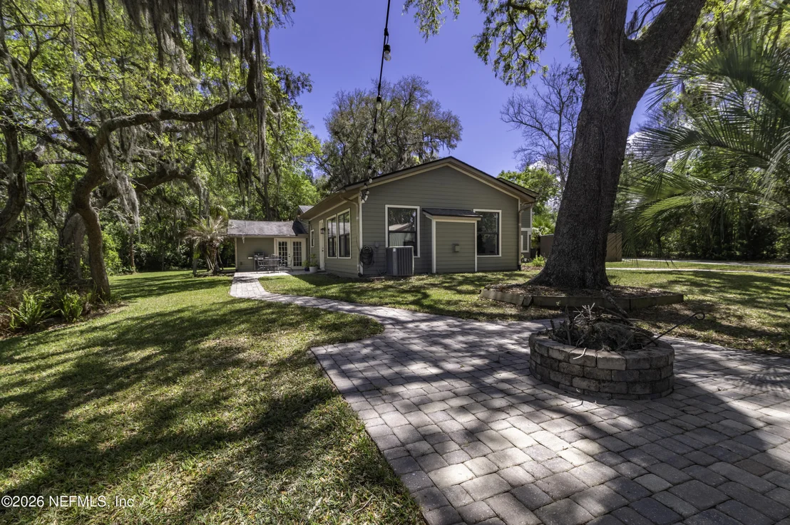 Photo of 430 COOPERS COVE Road