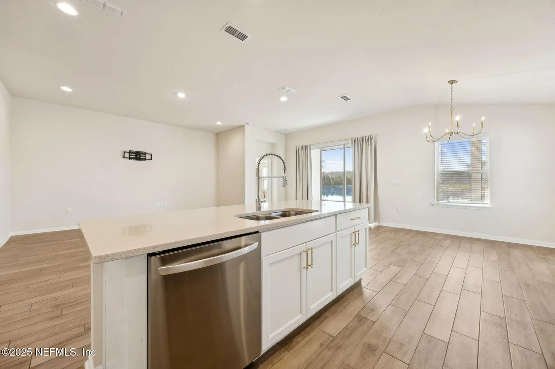 Photo of 70414 WINDING RIVER Drive