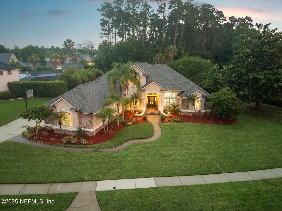 Photo of 389 SUMMERSET Drive