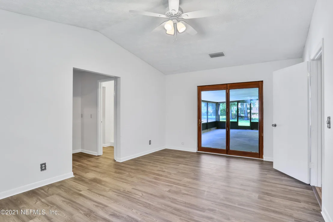 Photo of 141 HOLLYWOOD FOREST Drive